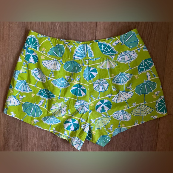 LILLY PULITZER Green Beach Umbrella Shorts EUC - Picture 2 of 7